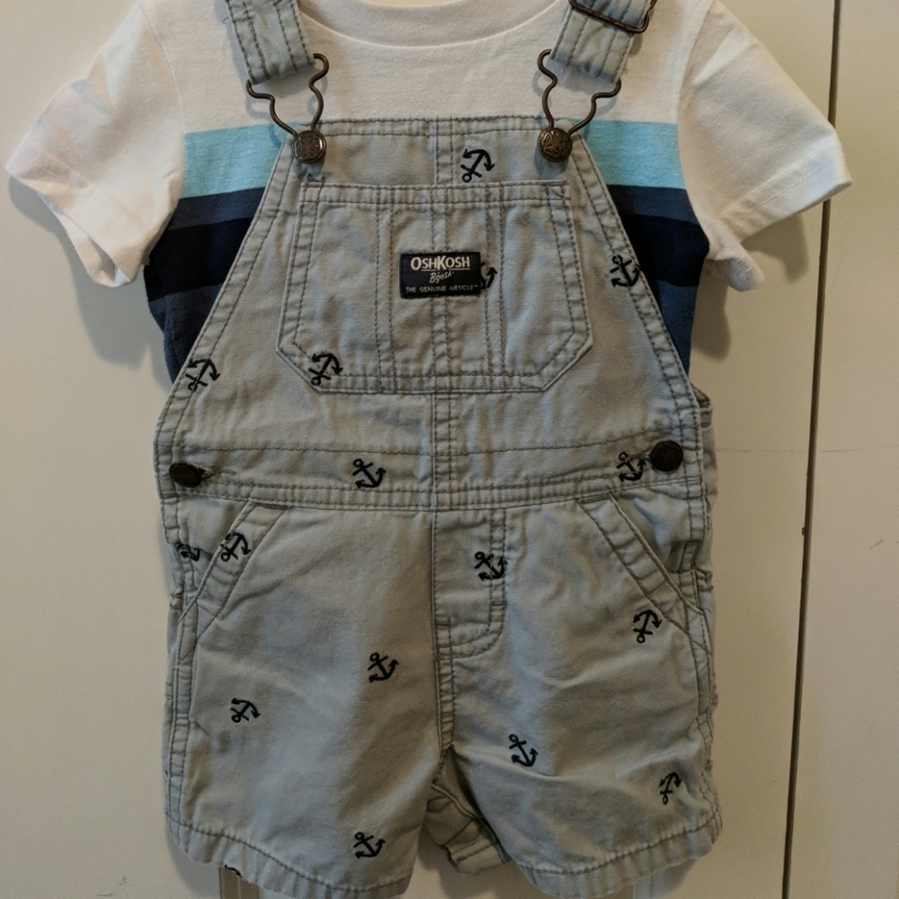 Oshkosh overalls 12M plus 3 free t-shirts included!